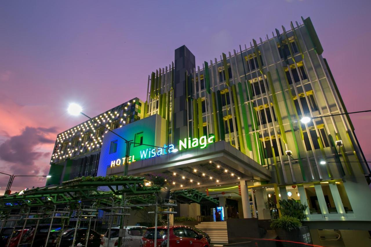 Hotel Wisata Niaga بوروكيرتو المظهر الخارجي الصورة