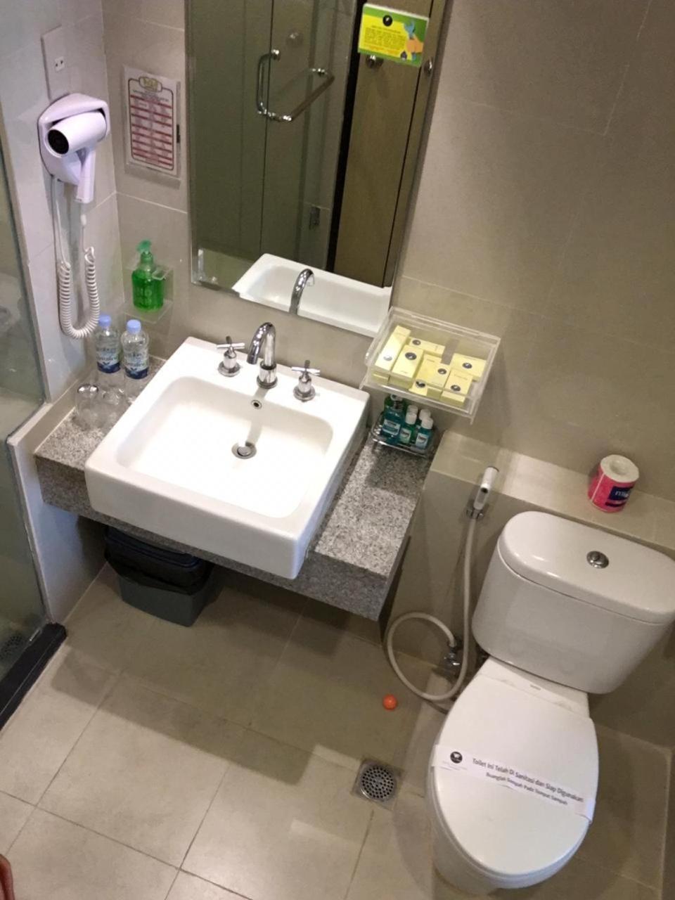 Hotel Wisata Niaga بوروكيرتو المظهر الخارجي الصورة